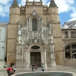 בית הארחה Pensao Santa Cruz קוימברה